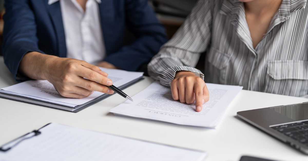 noncompete-agreement - Levin Ginsburg Attorney working with client